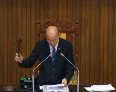 修訂後的『光電三法』在11月14日經立法院長韓國瑜敲槌宣布三讀通過。 修訂後的『光電三法』在11月14日經立法院長韓國瑜敲槌宣布三讀通過。