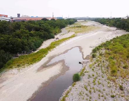 2026.4 宜蘭蘇澳的新城溪中下游,因斷流呈現乾涸的情況。 2026.4 宜蘭蘇澳的新城溪中下游,因斷流呈現乾涸的情況。